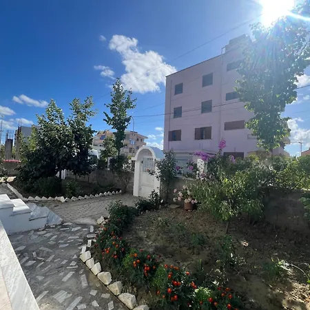 Nyaraló Private House *