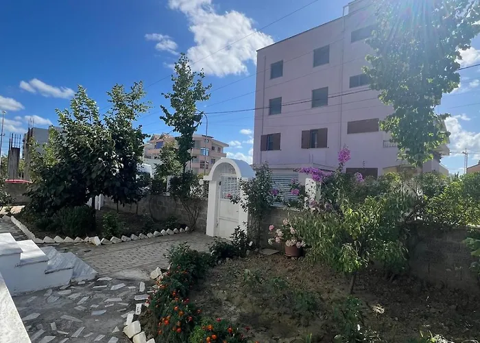 Nyaraló Private House *